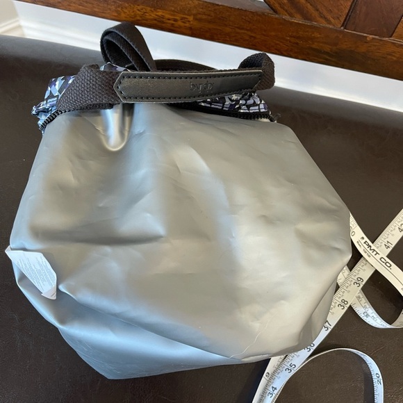 Kipling Women's Nylon bag crossbody adjustable strap purse tote lunch wipeable - Picture 12 of 16